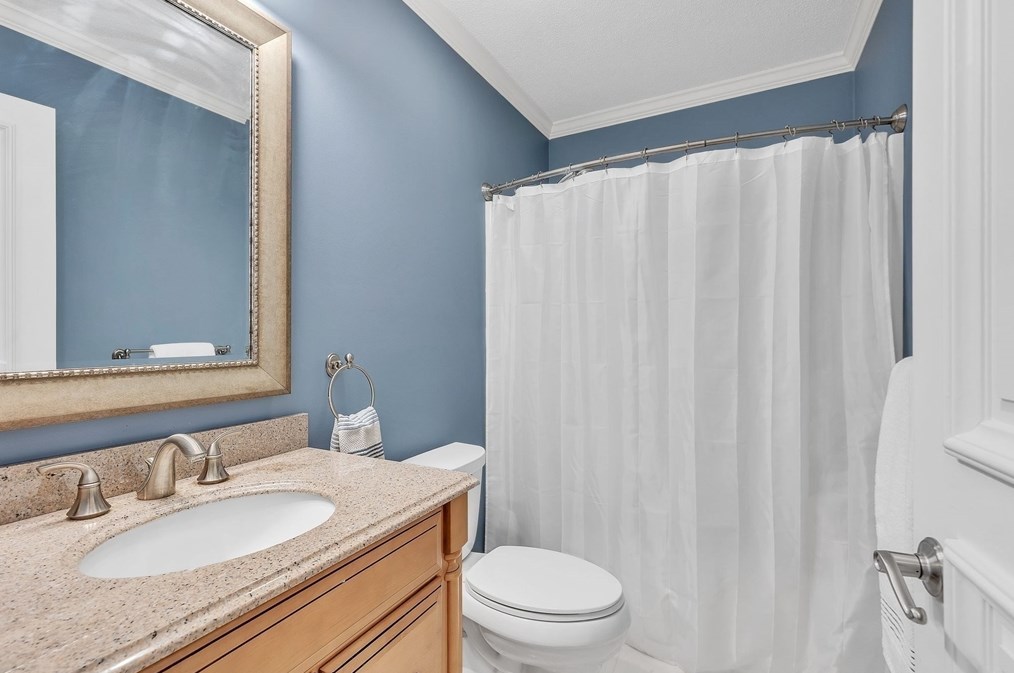 59 Radisson Ln, Montgomery MA 01085-3785 exterior