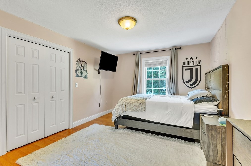 59 Radisson Ln, Montgomery MA 01085-3785 exterior