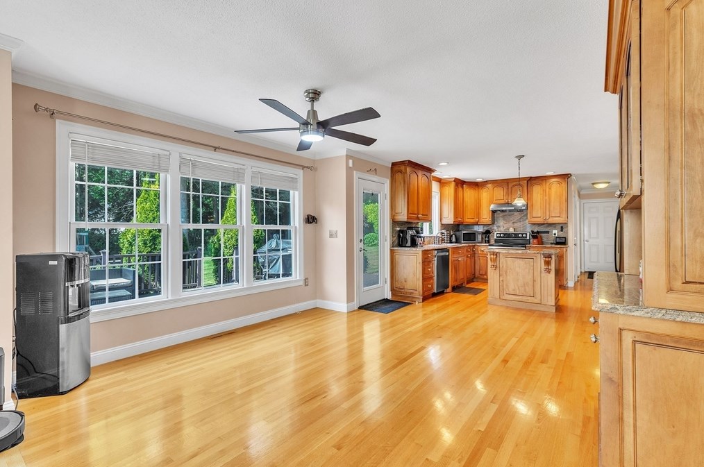 59 Radisson Ln, Montgomery MA 01085-3785 exterior