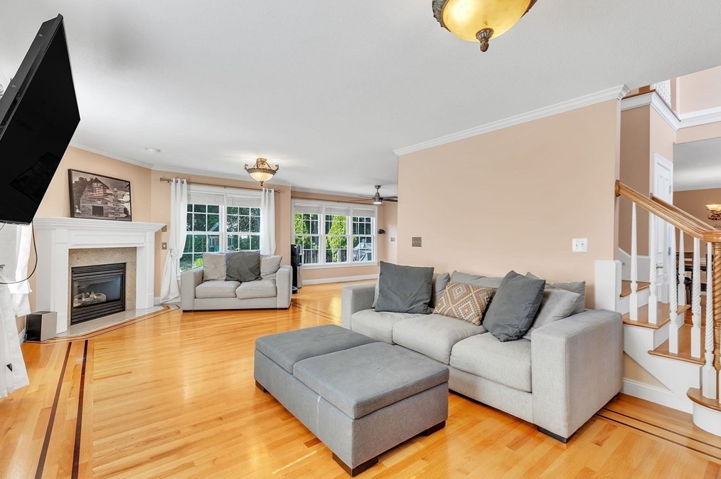 59 Radisson Ln, Montgomery MA 01085-3785 exterior