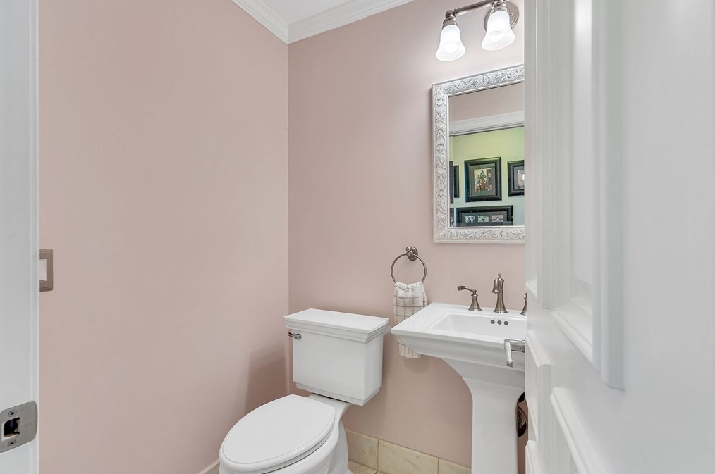 59 Radisson Ln, Montgomery MA 01085-3785 exterior