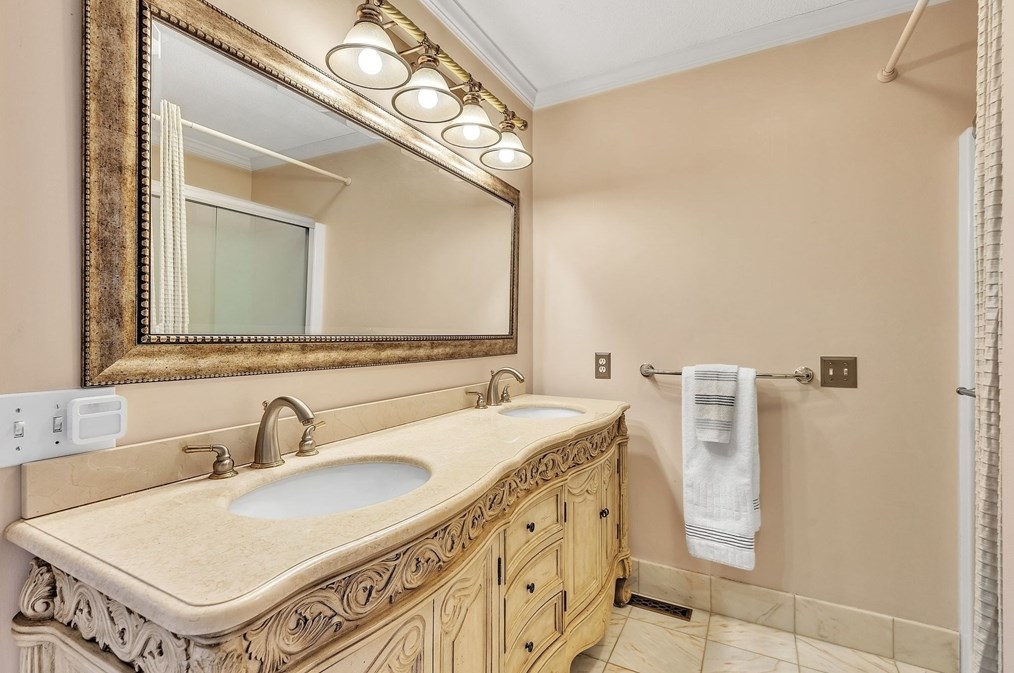 59 Radisson Ln, Montgomery MA 01085-3785 exterior