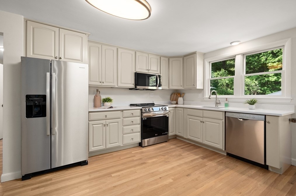 105 Central St, North Reading MA 01864-1709 exterior