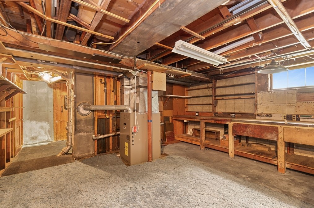 3 Alden Rd, Peabody MA 01960-5220 exterior