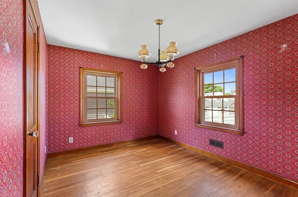 3 Alden Rd, Peabody MA 01960-5220 exterior