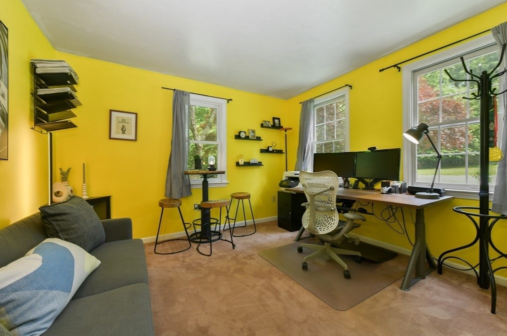 2 Edge Way, Northborough MA 01532-1360 exterior