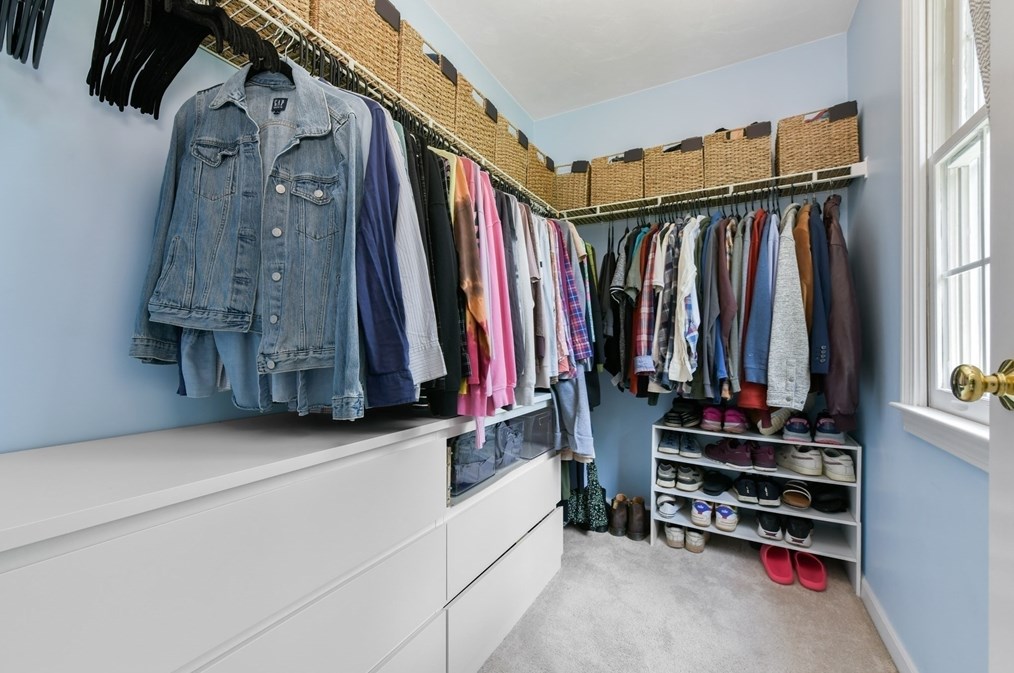 2 Edge Way, Northborough MA 01532-1360 exterior