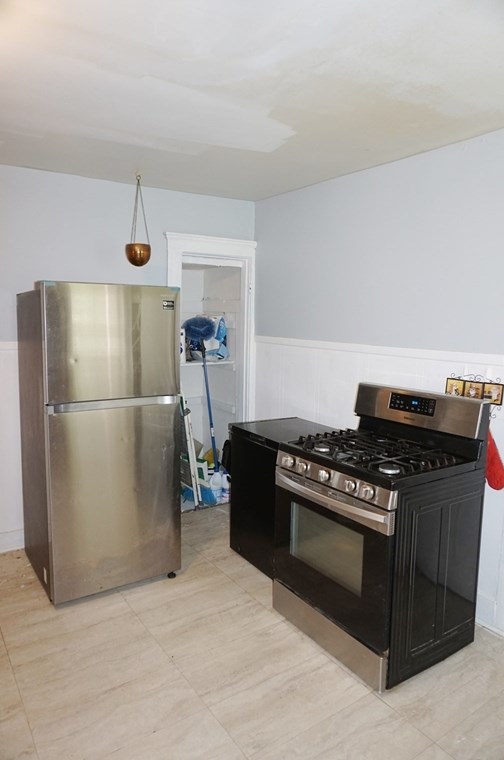 48 Stevens St, Lowell MA 01851-1208 exterior