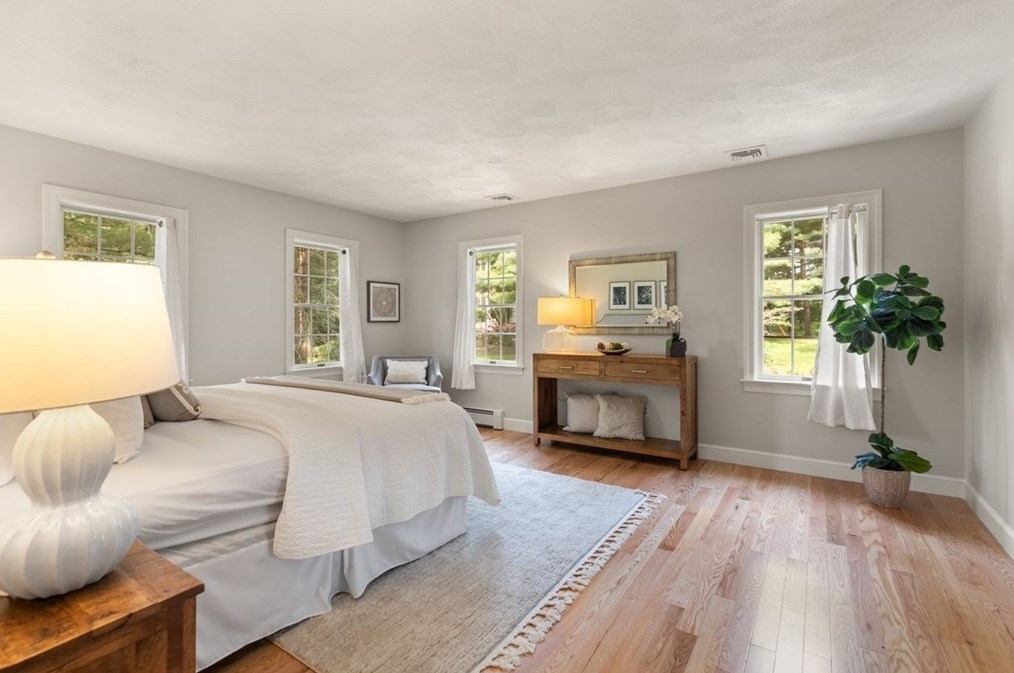 9 Mohawk Ln, Lynnfield MA 01940-1017 exterior