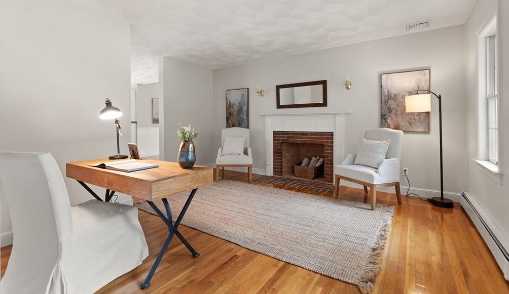 9 Mohawk Ln, Lynnfield MA 01940-1017 exterior