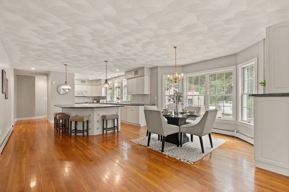 9 Mohawk Ln, Lynnfield MA 01940-1017 exterior