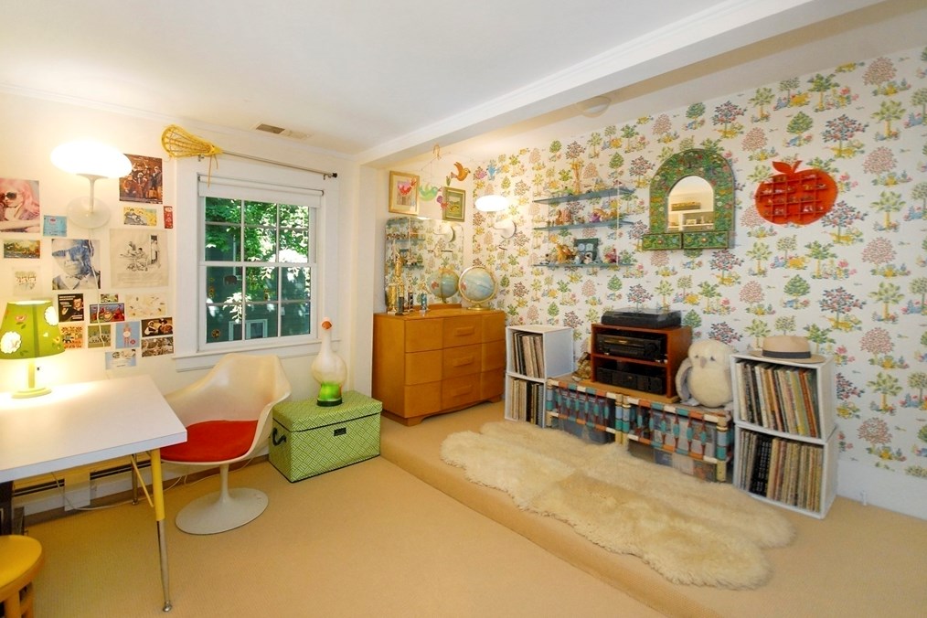 27 Bedford Ct, Concord MA 01742-2625 exterior