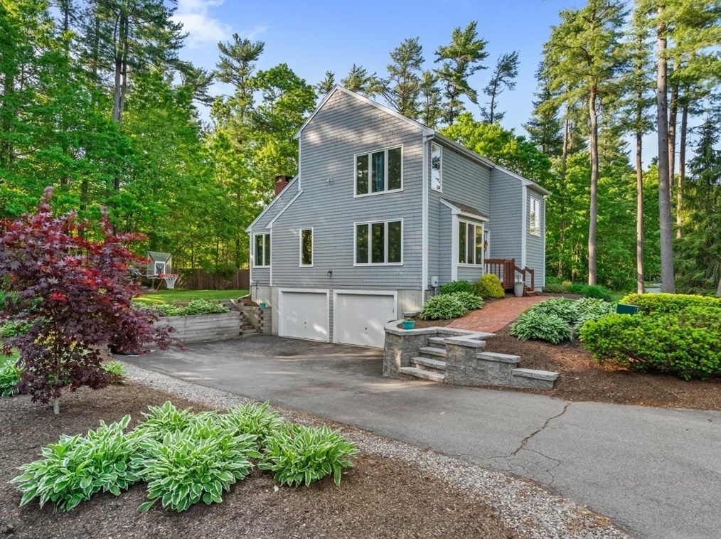 1 Trout Farm Ln, Duxbury MA 02332-4609 exterior