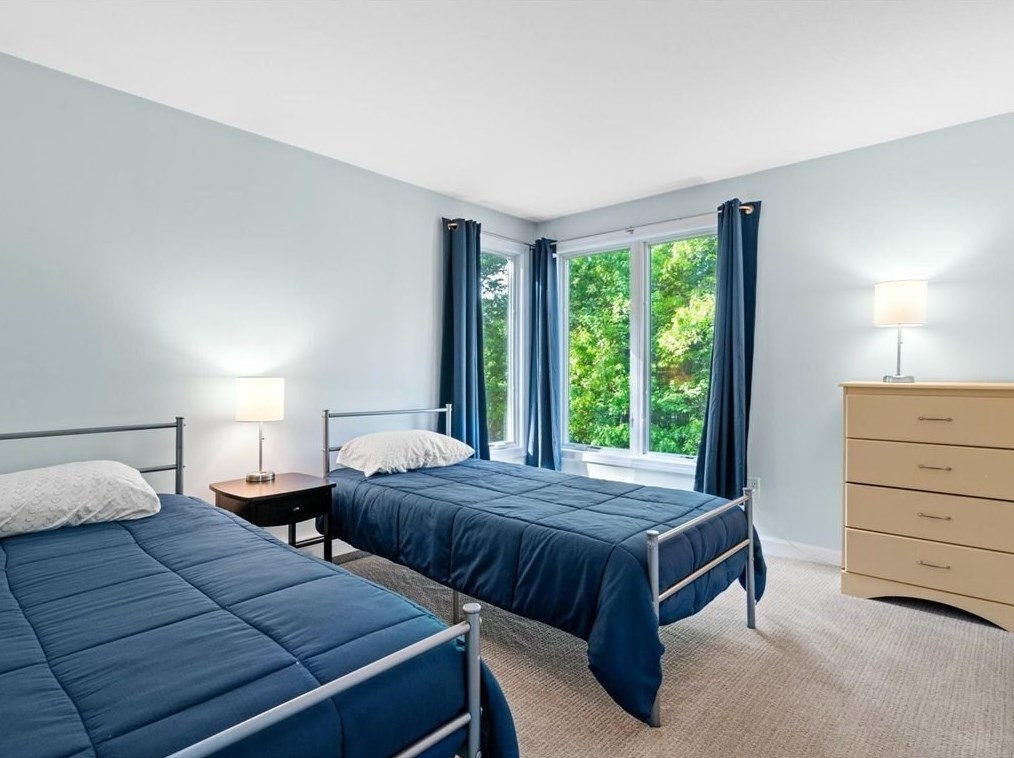 1 Trout Farm Ln, Duxbury MA 02332-4609 exterior