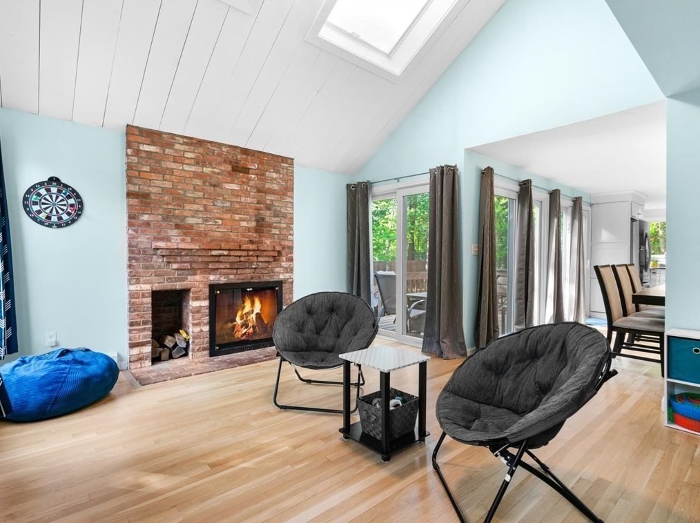 1 Trout Farm Ln, Duxbury MA 02332-4609 exterior