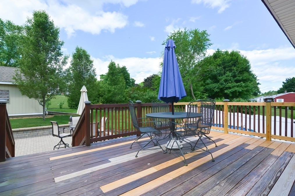 19 Anderson Dr, Methuen MA 01844-7401 exterior