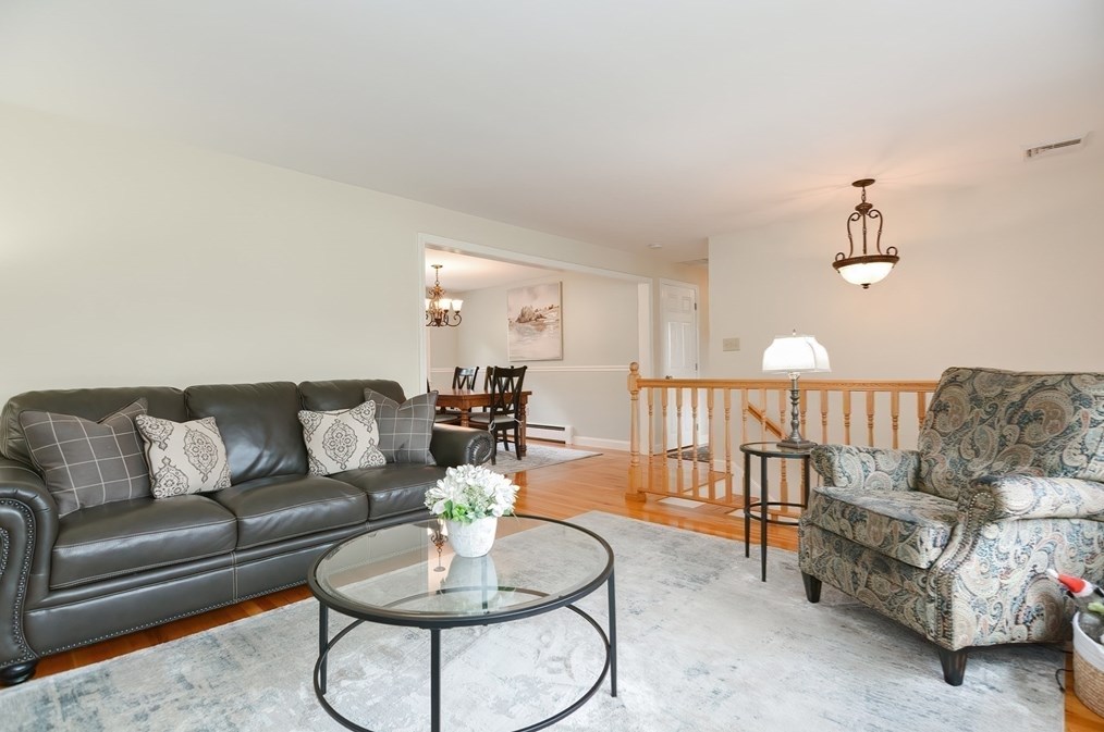 19 Anderson Dr, Methuen MA 01844-7401 exterior