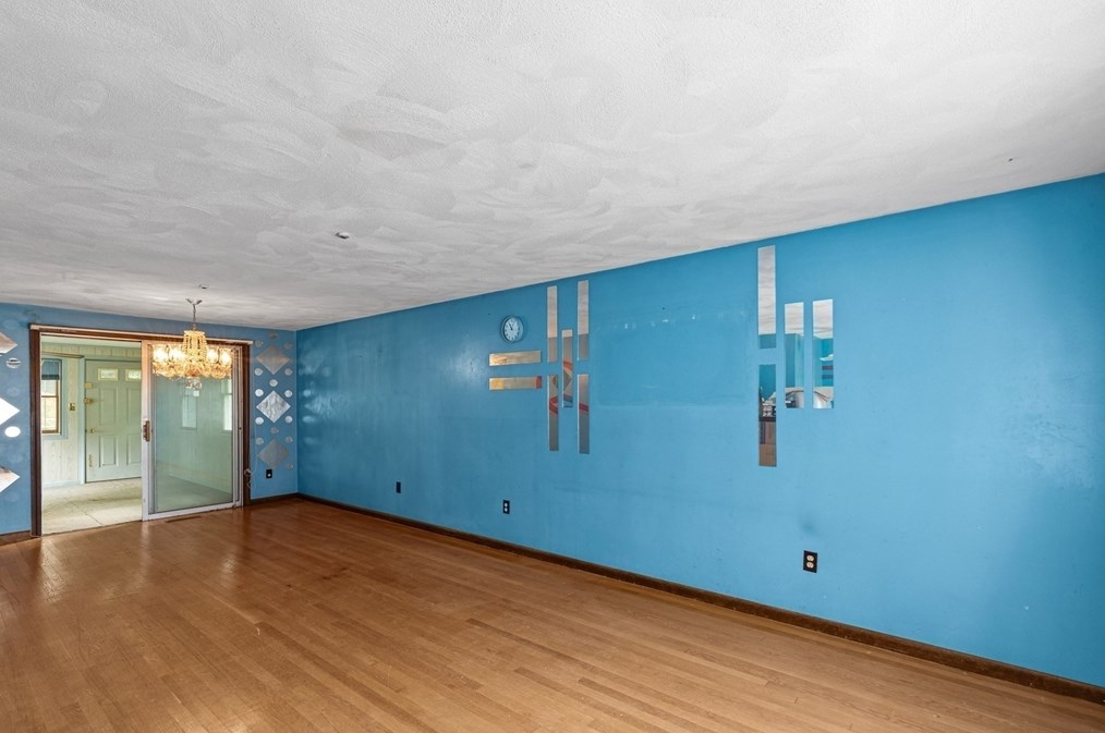 19 Druid Hl Ave, Randolph MA 02368-5432 exterior