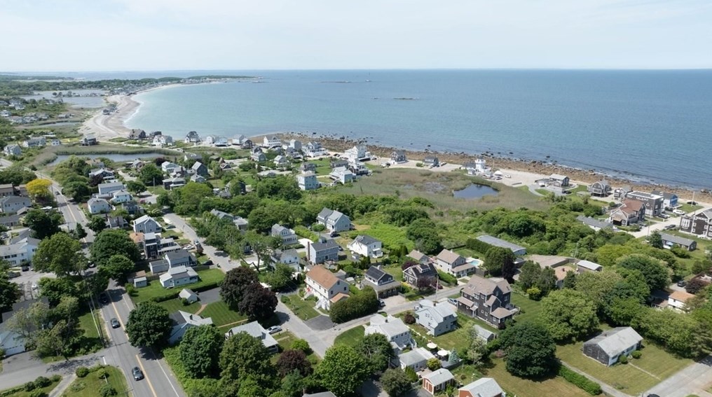 2 Bradford Ave, Scituate MA 02066-2308 exterior