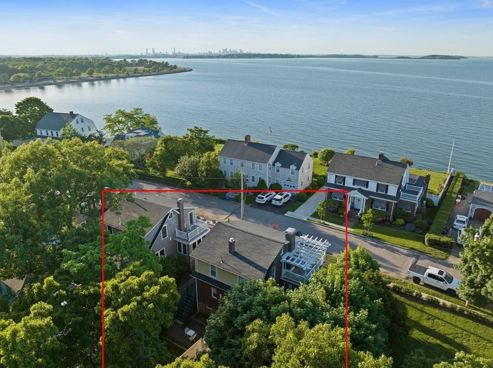 111 Shr Ave, Quincy MA 02169-2406 exterior