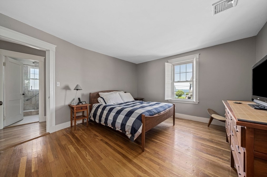 111 Shr Ave, Quincy MA 02169-2406 exterior