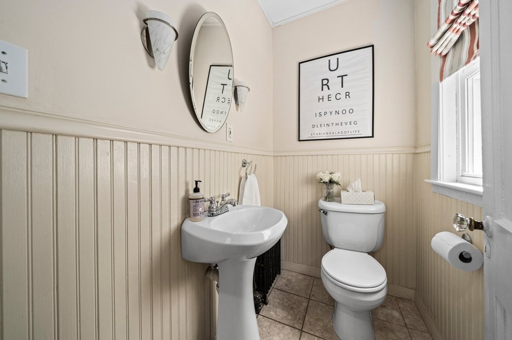 111 Shr Ave, Quincy MA 02169-2406 exterior