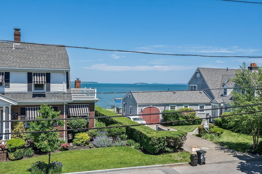 111 Shr Ave, Quincy MA 02169-2406 exterior