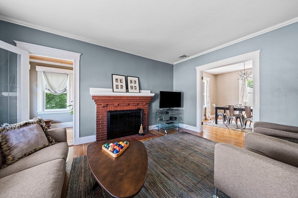 111 Shr Ave, Quincy MA 02169-2406 exterior