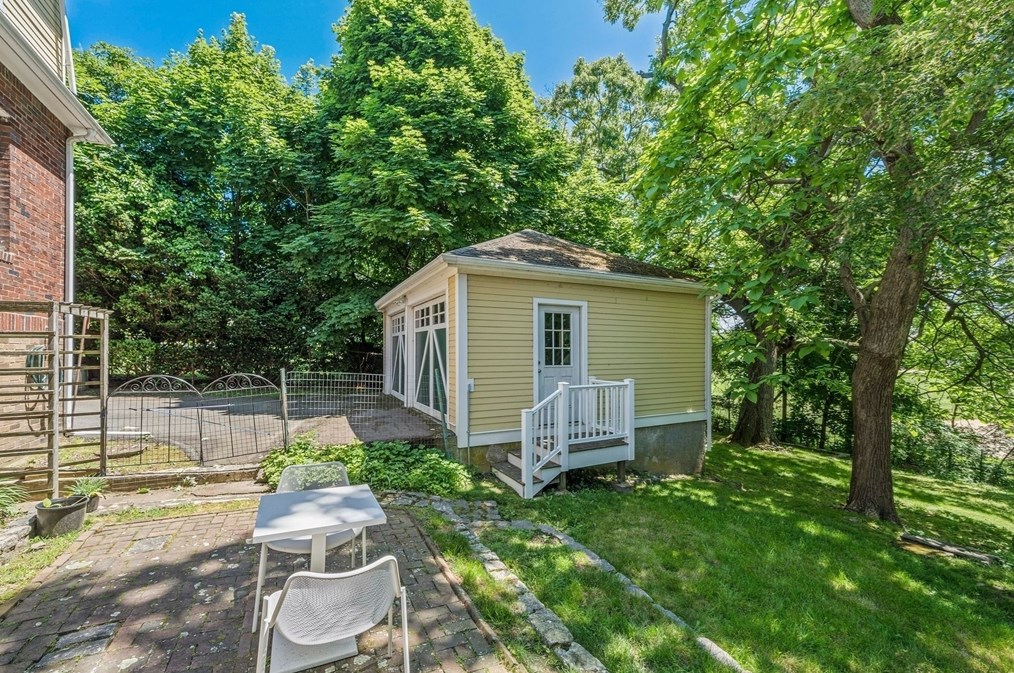 111 Shr Ave, Quincy MA 02169-2406 exterior