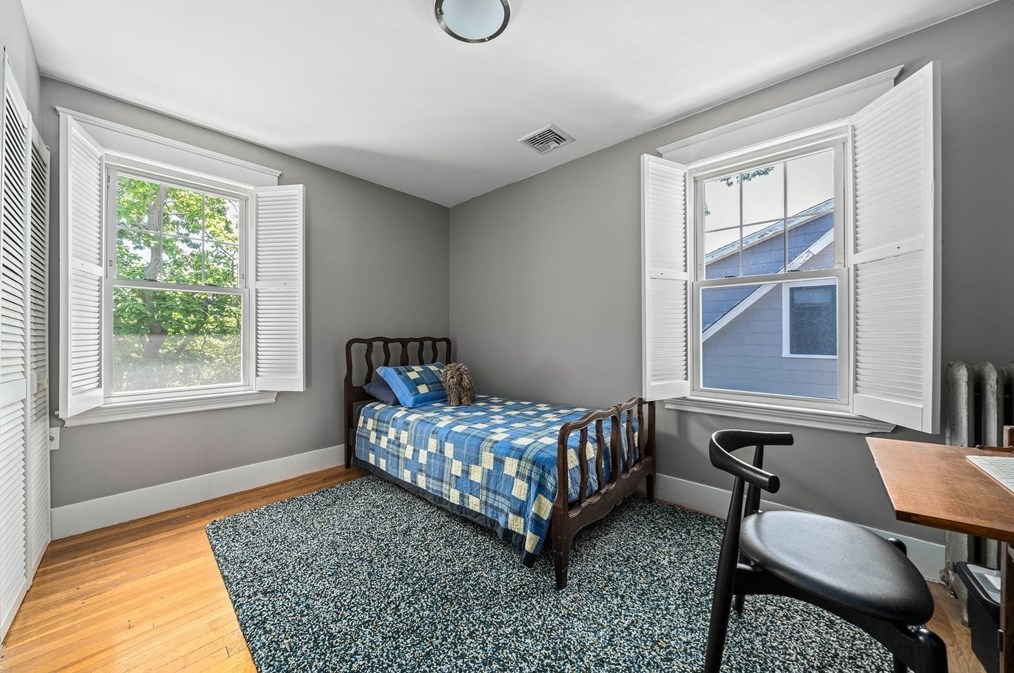 111 Shr Ave, Quincy MA 02169-2406 exterior