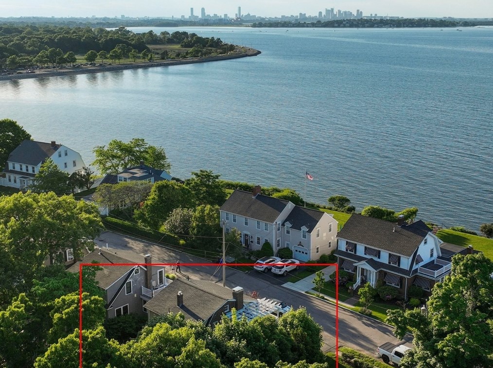 111 Shr Ave, Quincy MA 02169-2406 exterior