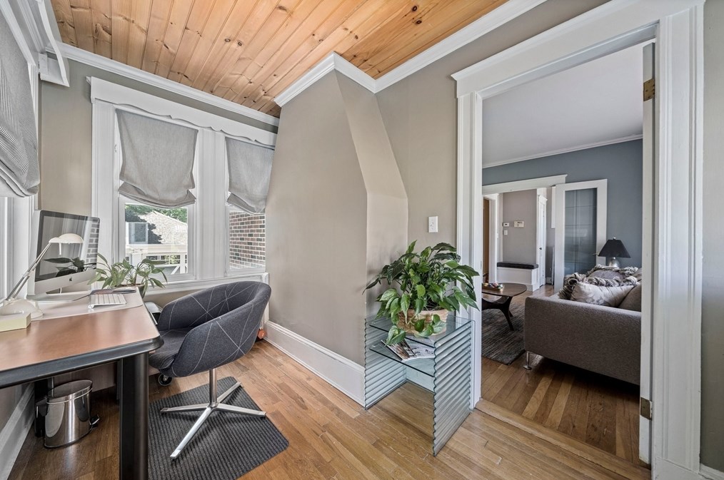 111 Shr Ave, Quincy MA 02169-2406 exterior