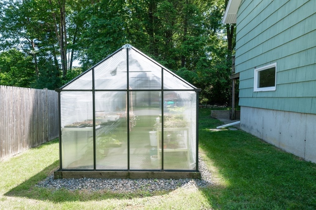 31 Old Jacobs Rd, Haverhill MA 01833-1010 exterior