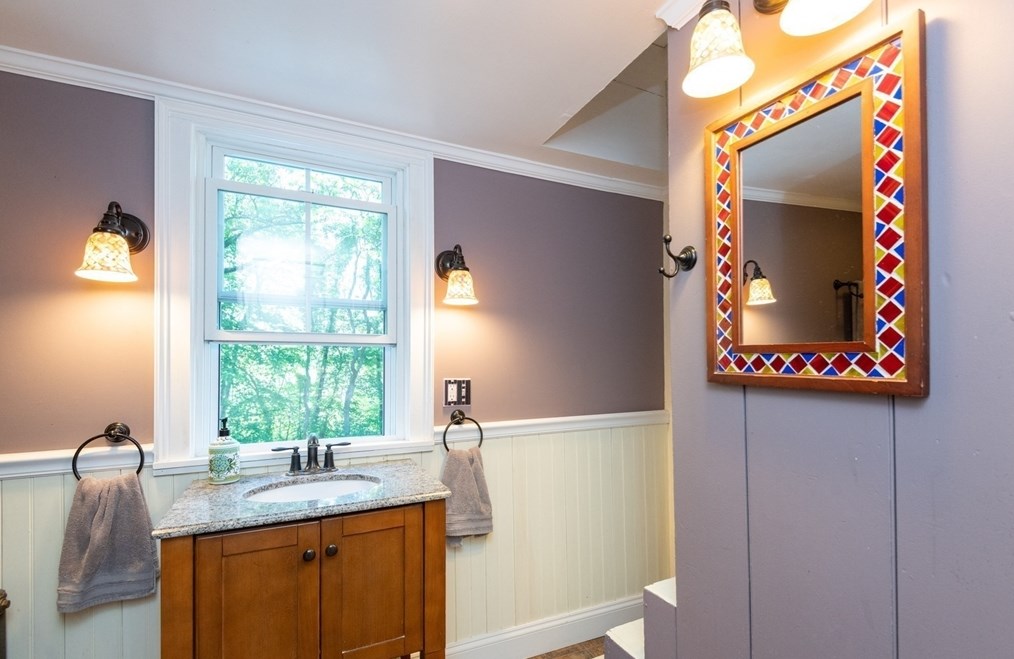 304 St, Haverhill MA 01833-1213 exterior