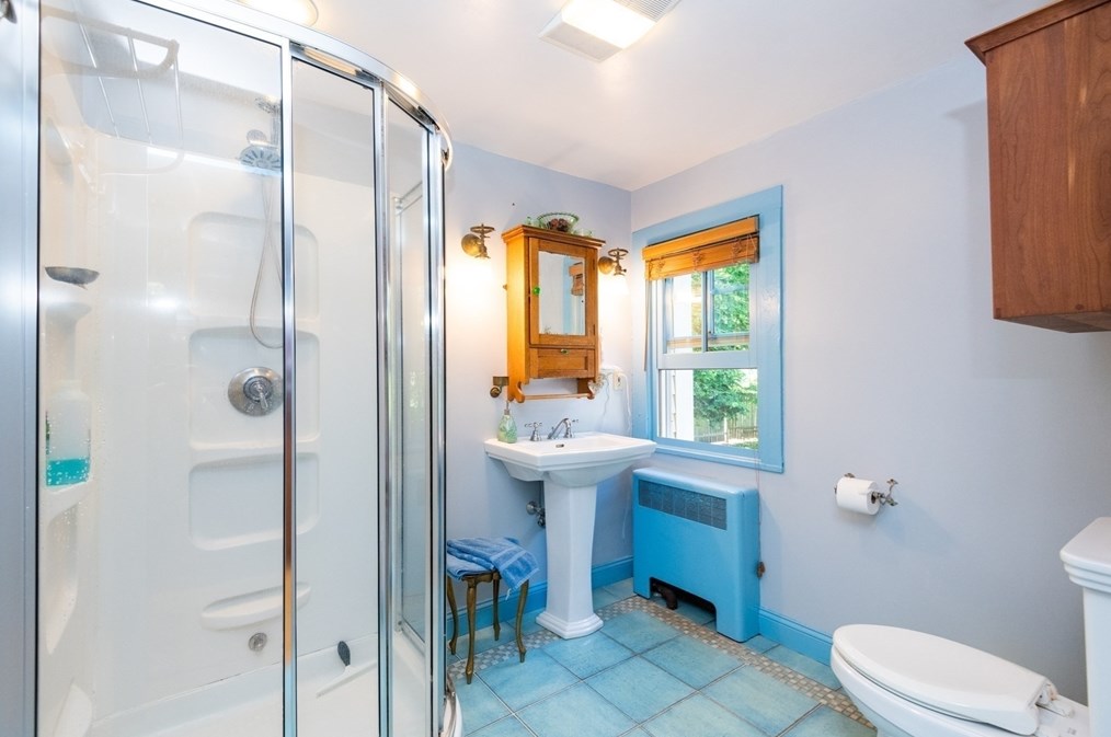 304 St, Haverhill MA 01833-1213 exterior