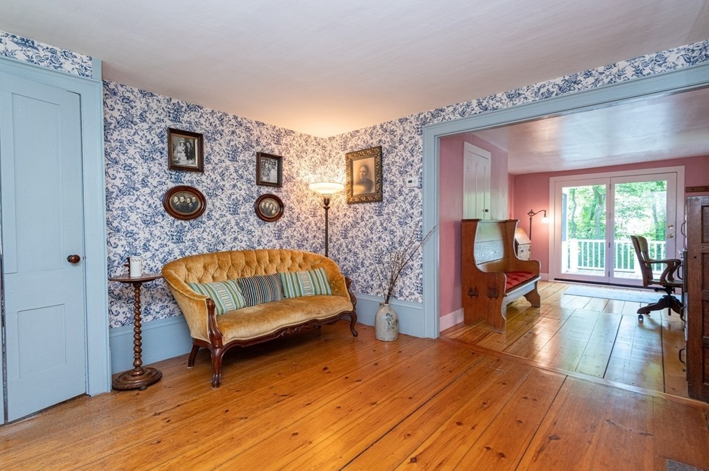 304 St, Haverhill MA 01833-1213 exterior