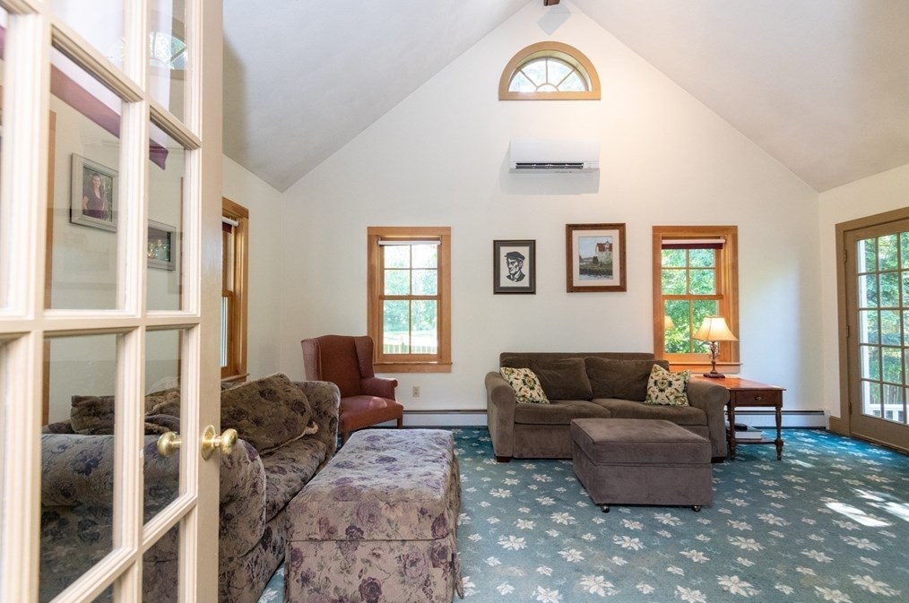 304 St, Haverhill MA 01833-1213 exterior