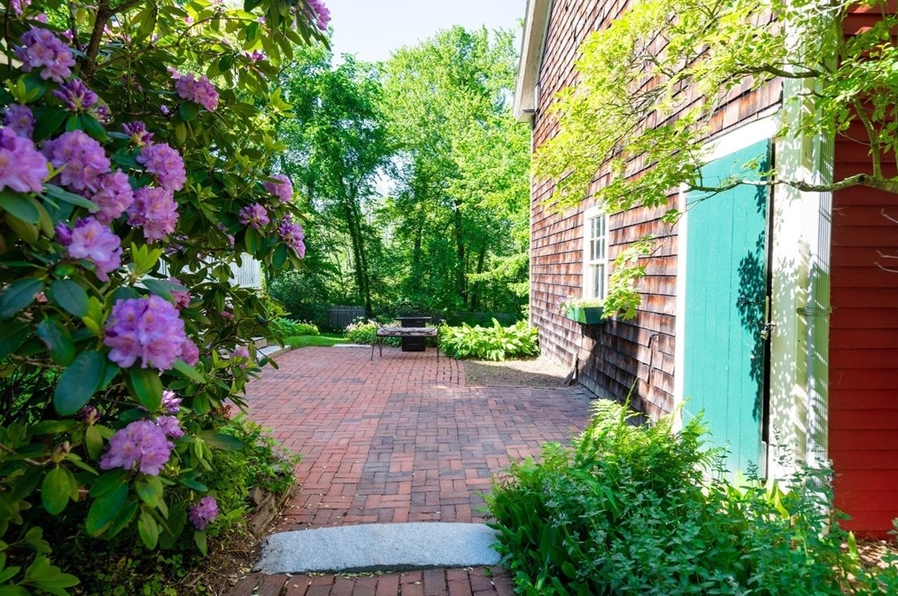 304 St, Haverhill MA 01833-1213 exterior