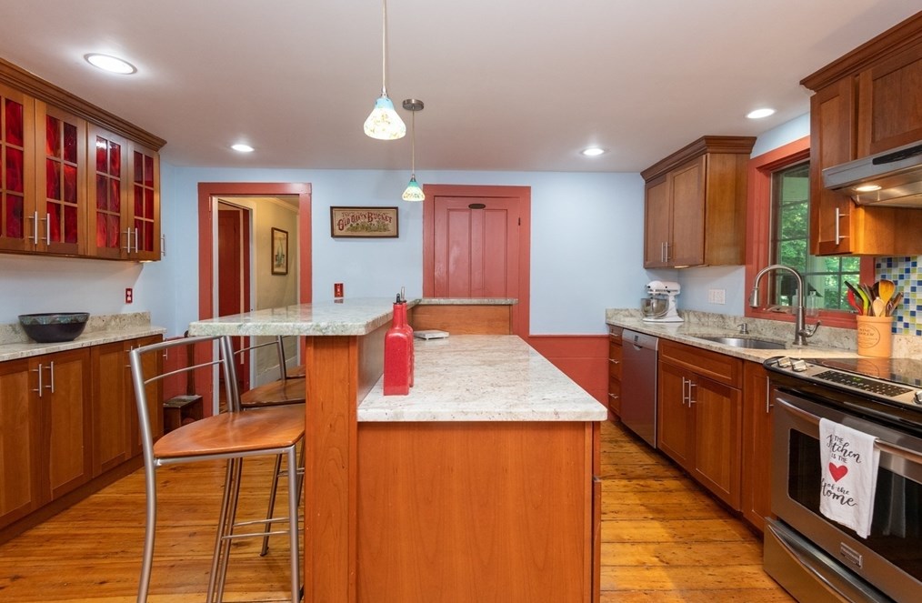 304 St, Haverhill MA 01833-1213 exterior