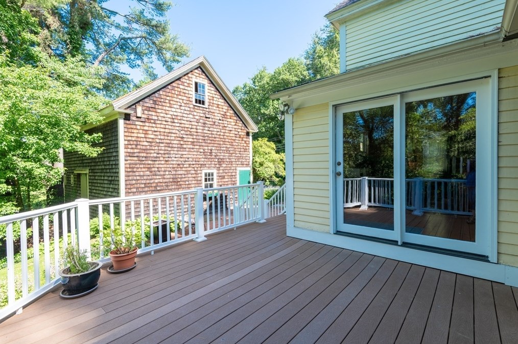 304 St, Haverhill MA 01833-1213 exterior