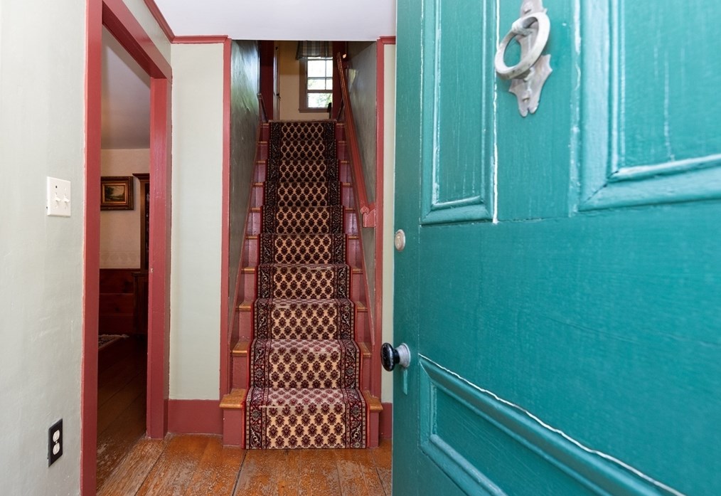 304 St, Haverhill MA 01833-1213 exterior