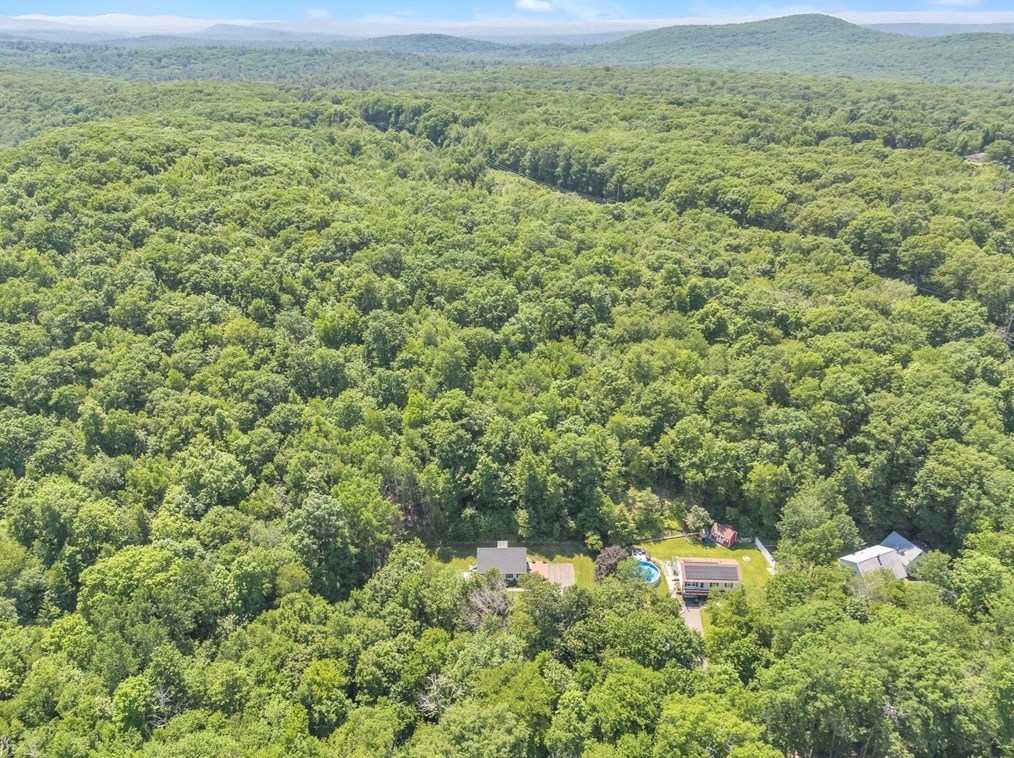 17 Ware St, Palmer MA  01069-1556 exterior