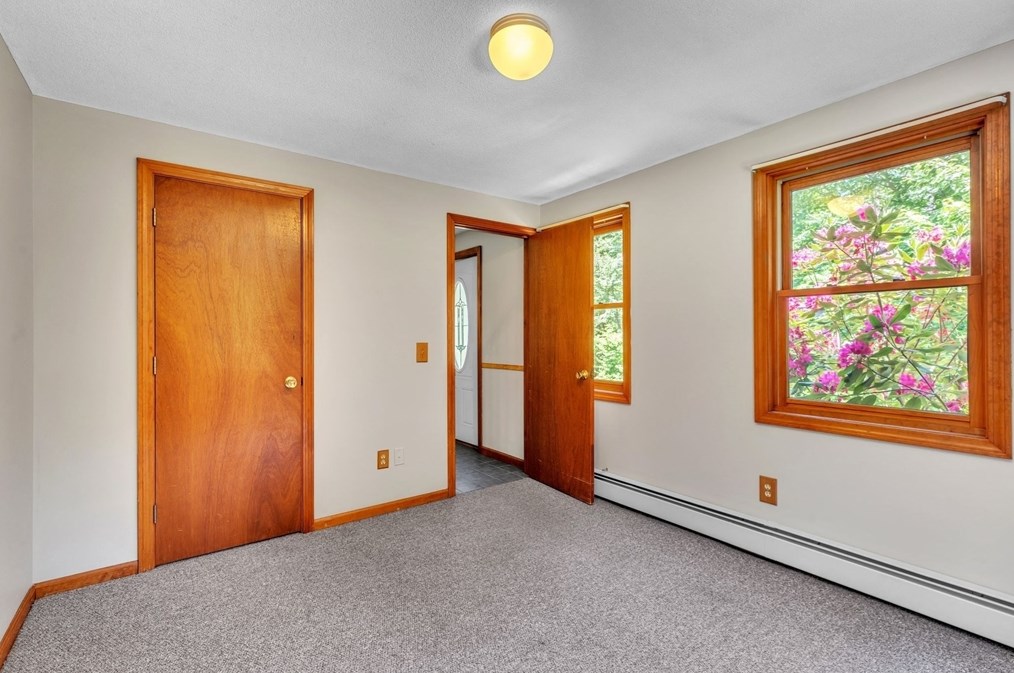 17 Ware St, Palmer MA  01069-1556 exterior