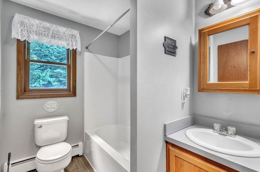 17 Ware St, Palmer MA  01069-1556 exterior