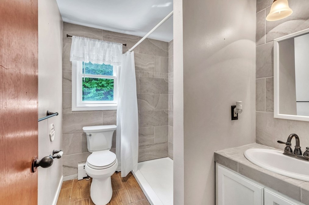 17 Ware St, Palmer MA  01069-1556 exterior