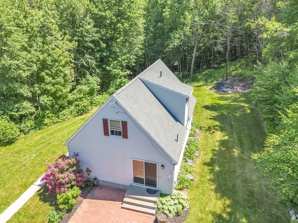 17 Ware St, Palmer MA  01069-1556 exterior