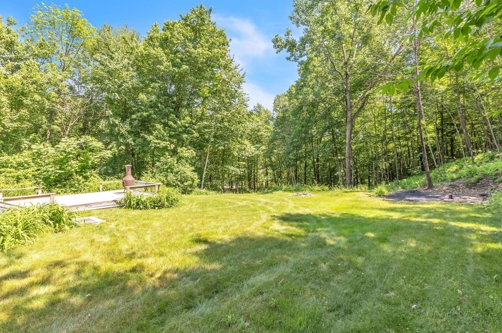 17 Ware St, Palmer MA  01069-1556 exterior