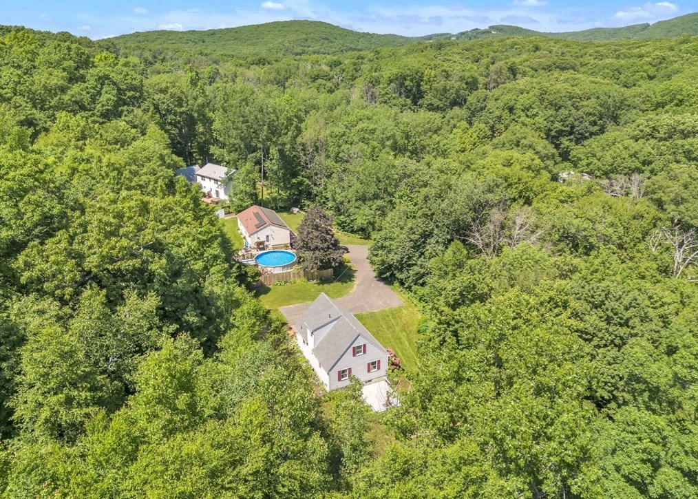 17 Ware St, Palmer MA  01069-1556 exterior