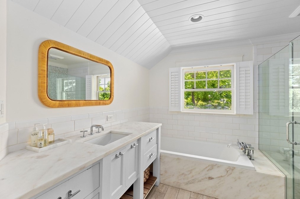 17 Atlantic Ave, Cohasset MA  02025-1802 exterior