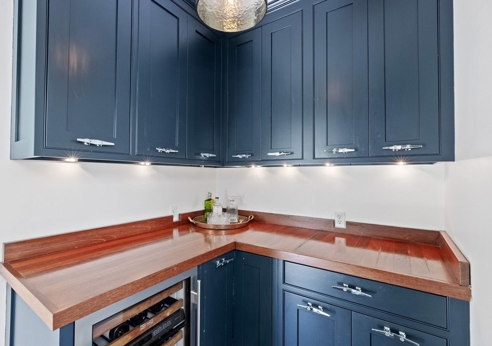 17 Atlantic Ave, Cohasset MA  02025-1802 exterior